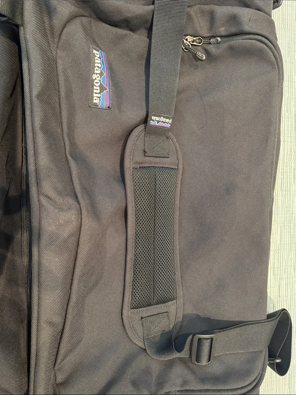 Patagonia Black Burrito Garment Bag with Padded Shoulder Strap